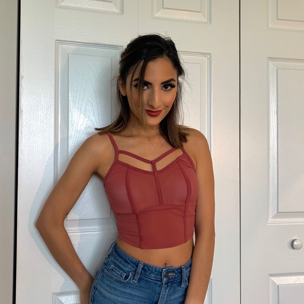 Strapy & Sexy Crop Top